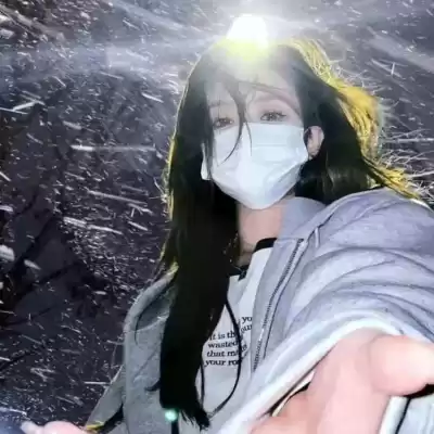苍傲玉
